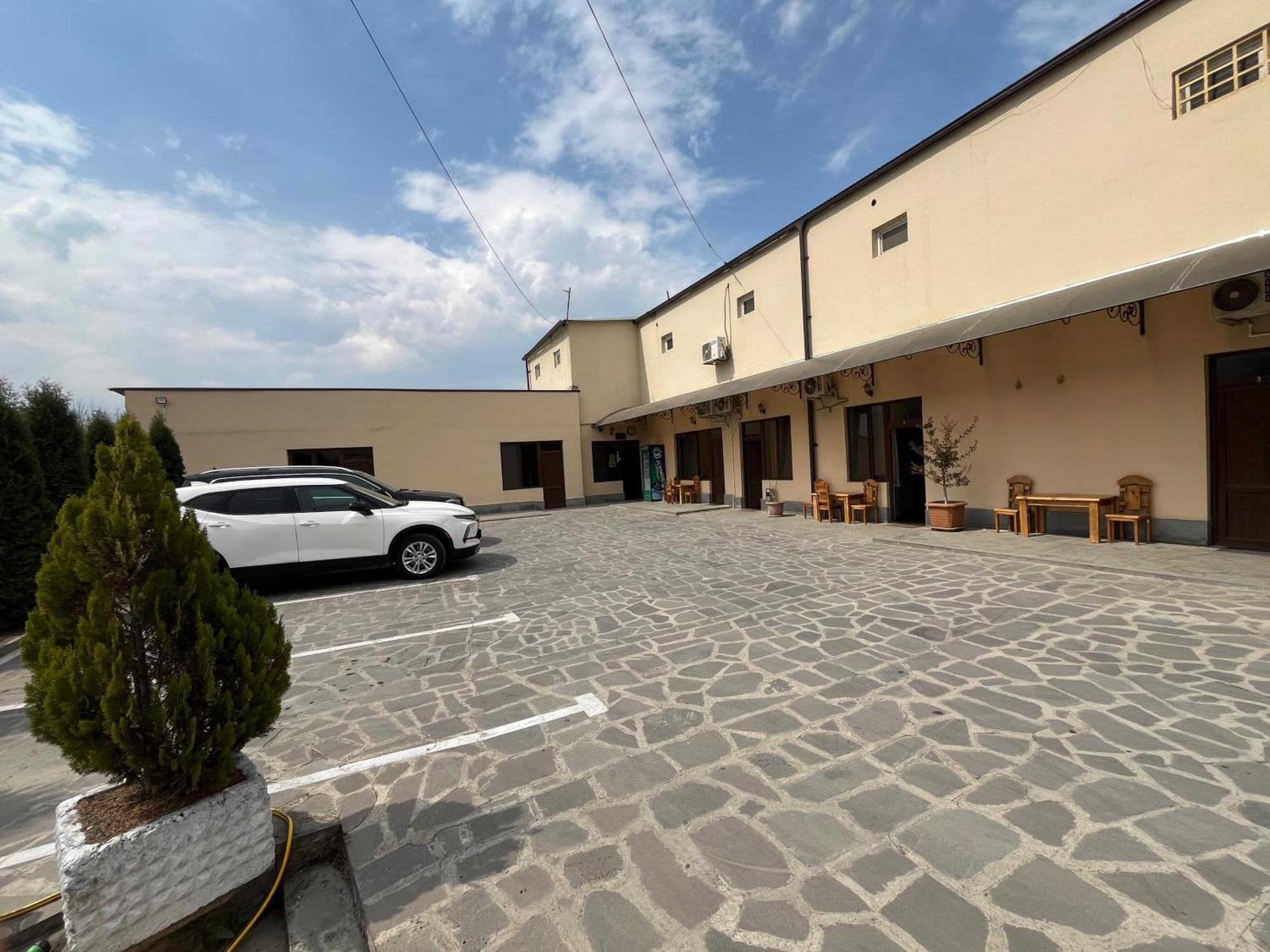 Hotel Hovit Bagratashen Exteriör bild